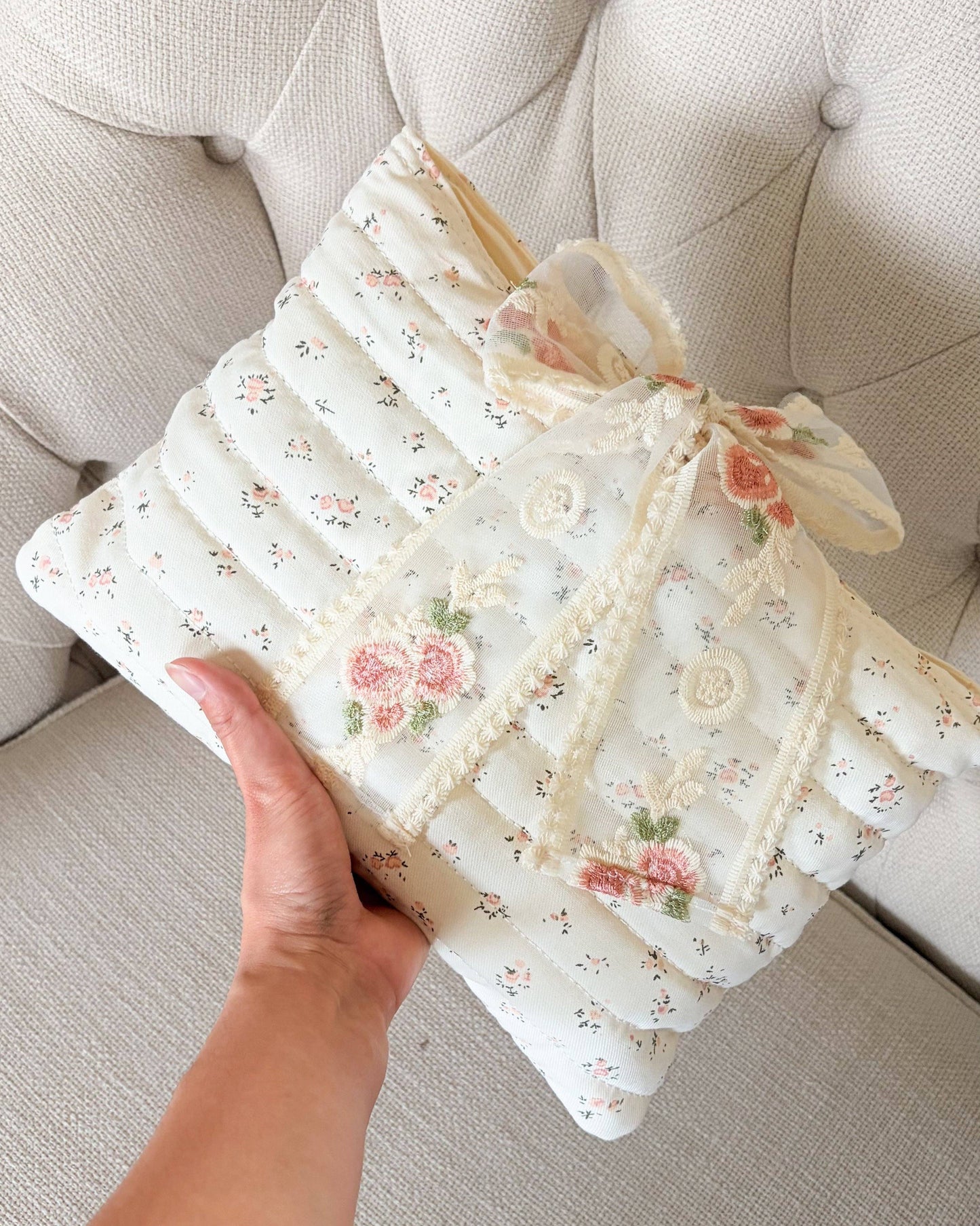 Cream Floral Large Book Sleeve w/ Lace Ribbon