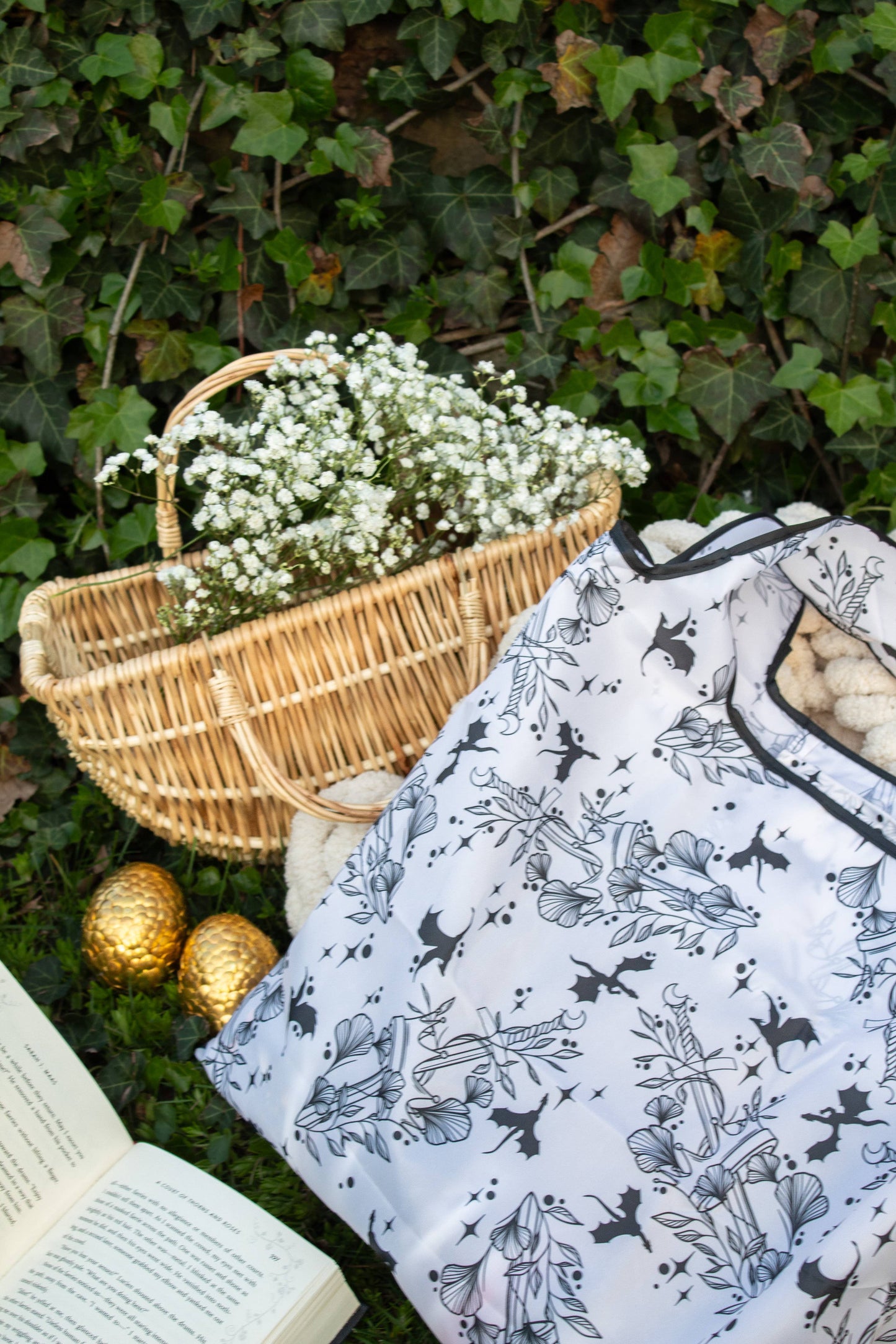 Ivory Swords | Reusable Foldable Bag