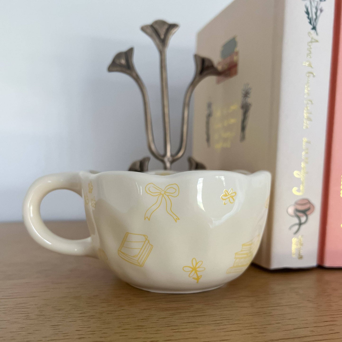 Bows and Books Mug