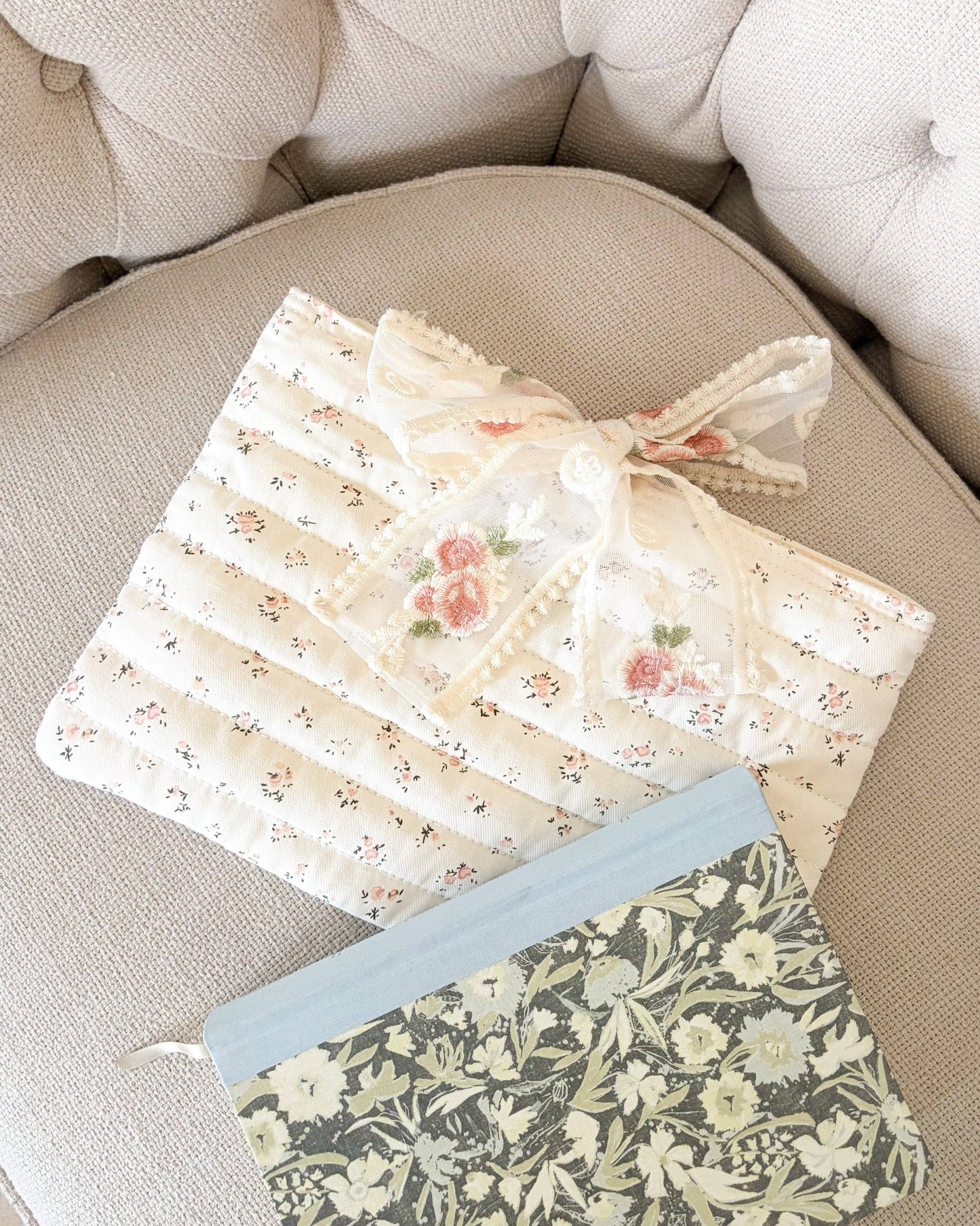 Cream Floral Large Book Sleeve w/ Lace Ribbon