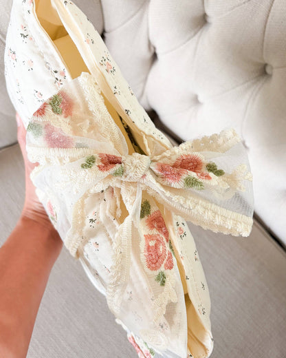 Cream Floral Large Book Sleeve w/ Lace Ribbon