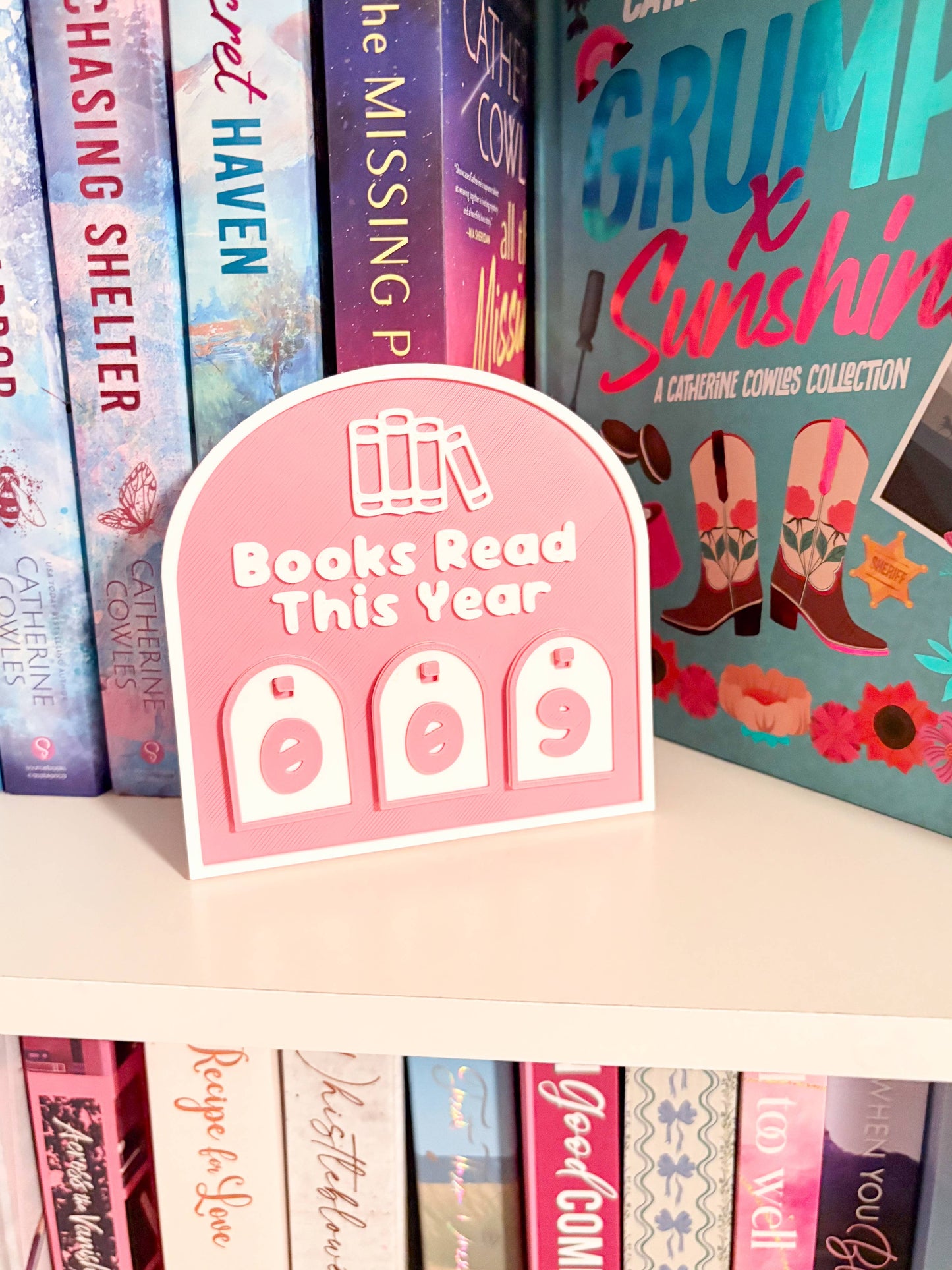 Book Tracker Bookshelf Decor